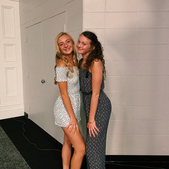 Meet your Posher, Shannon - Picture 2 of 2